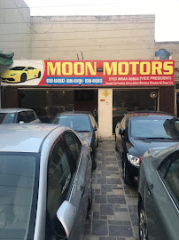 Moon Motors