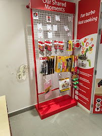 Pigeon Exclusive Store - Alandur, Chennai | Chimneys, Hobs, Cast Iron Cookware & More