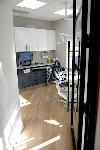 Hill Top Dental Centre | Dentist in Bradford & Bond Head