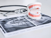 Clinique dentaire et d'implantologie 2460 - Dentiste Sherbrooke