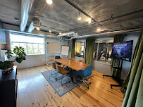 Na'toria Marketing & Design Solutions