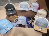 T-SHIRT KING (SCREEN PRINTING, EMBROIDERY, SAME DAY PRINTING)