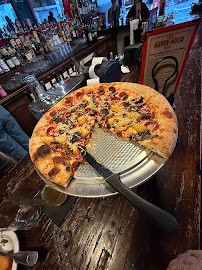 East Glisan Pizza Lounge
