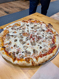 HOTLIPS Pizza - Pearl
