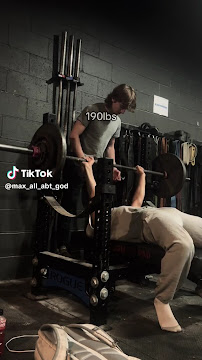 IN STRONG STRENGTH.FITNESS