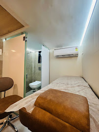 Locks & Lustre - Salon & Academy
