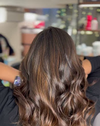 BBLUNT Salon - Pali Hill, Mumbai