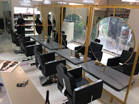 LYNN SALON