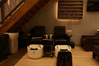 Lemon Salons Goregaon West Branch