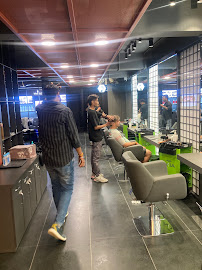 HAAKIM'S HAIR AND BEAUTY