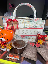 Trixie Hamper & Souvenir