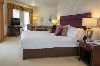Knights Hill Hotel & Spa