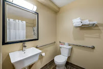 Days Inn by Wyndham Cedar Falls- University Plaza