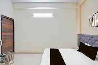 Hotel O Av Residency Near Botanic Garden Of Indian Republic