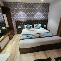 Almondz Hotel