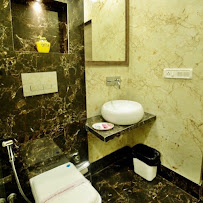 Hotel Paras International