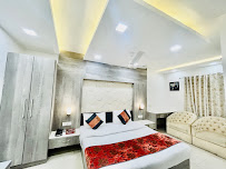 Hotel Paras International