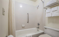 Days Inn by Wyndham Lathrop