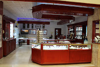 MT Jewellers & Goldsmiths LTD