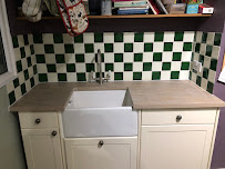 dh installations kitchen fitter