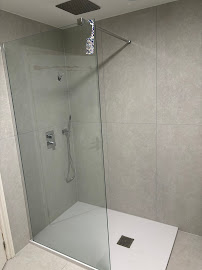 AE Bathrooms and Kitchens Fitters Ltd