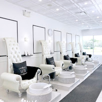 LUXE Nail Bar