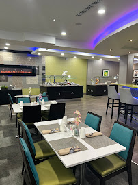 Aqua Lounge & Restaurant