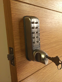 1A Ideal Locksmiths Kingston