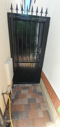 PJ & Sons Locksmiths
