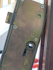 Assist Locks - Lady Locksmith