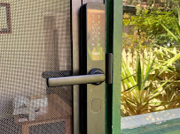 Larry & Sons Lockout