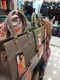LEO BAGS