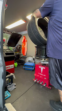 Gaffs mobile tires
