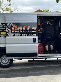 Gaffs mobile tires
