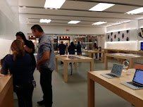 Apple The Gardens Mall