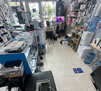 Computer and Cell Phone Store