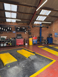 Halfords Autocentre Weybridge