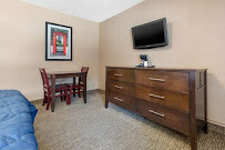 Super 8 by Wyndham Grayville