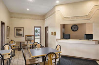 Super 8 by Wyndham Normal Bloomington