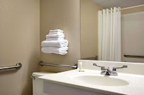 Super 8 by Wyndham Normal Bloomington
