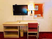 Super 8 by Wyndham Olney