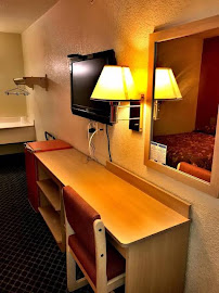 Super 8 by Wyndham Olney