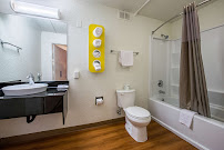 Days Inn & Suites by Wyndham Lafayette IN