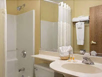 Days Inn & Suites by Wyndham Kokomo