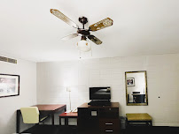 Super 8 by Wyndham Newton
