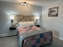 Express Inn & Suites