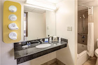 Denison Inn & Suites