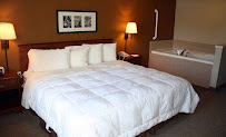 Country Inn & Suites by Radisson, Kansas City at Village West, KS