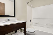 Budgetel Inn & Suites