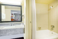 Red Roof Inn Louisville East - Hurstbourne